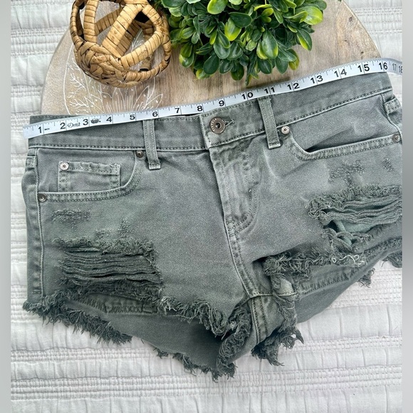 Pistola Gigi Low-Rise Cut-Off Distressed in Washed Olive Green Size 27 - Picture 13 of 15